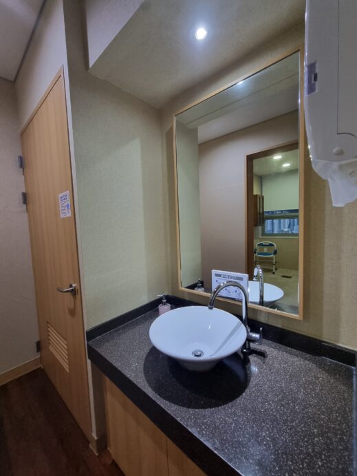 Dressing-room-Catholic-Hospital