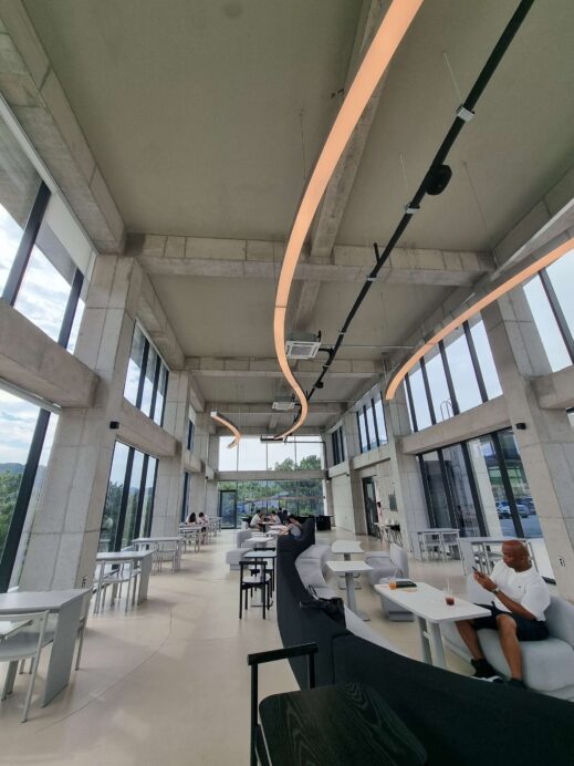Landscape Cafe Steven under ambient lighting