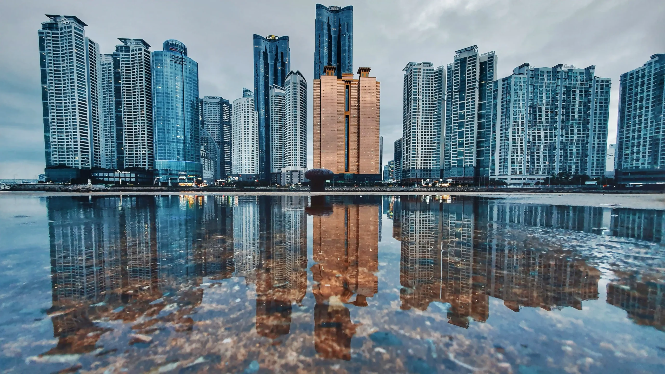 busan-bay-skyline-reflection-2