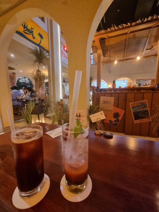 drinks at Lounge OIC and Cafe 