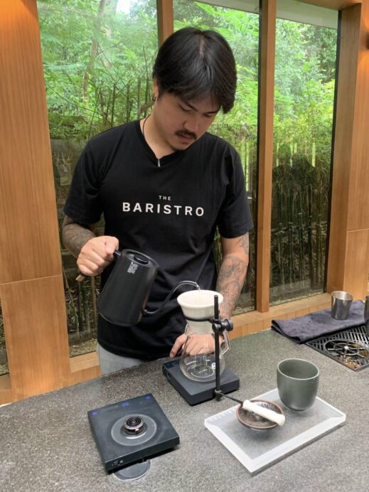 Basristro Asian Style Barister pours