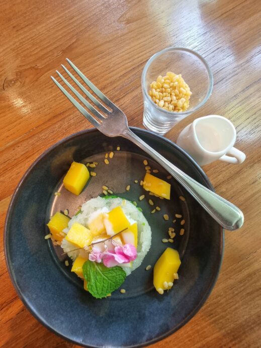 Chom sticky rice