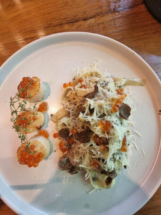 Scallops and pasta Lunch at Chom Cafe and Restarant