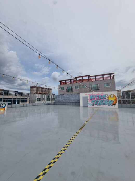 Madeleine Apsan Cafe rooftop3
