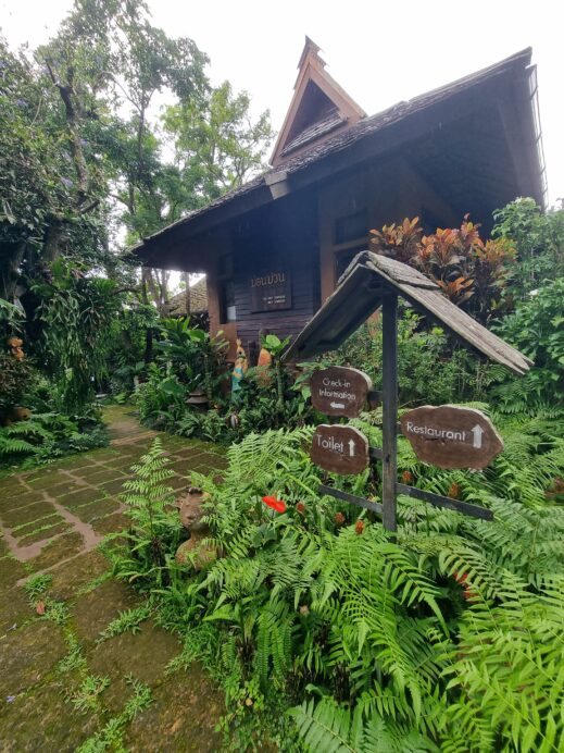 Mon-Jam-Chiang-Mai-beautiful-sign
