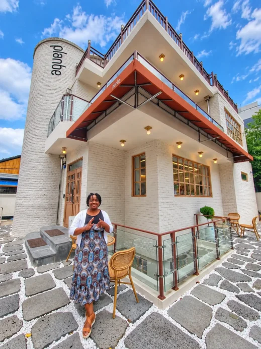 Plan B, Gwangju, Stacey, outside