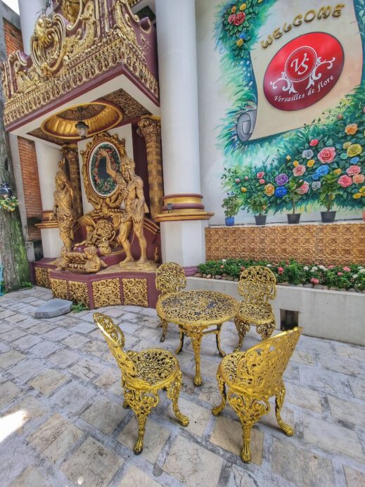 Versailles de Flore Cafe gold seating