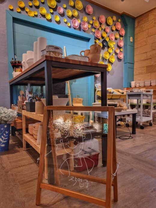 pottery corner