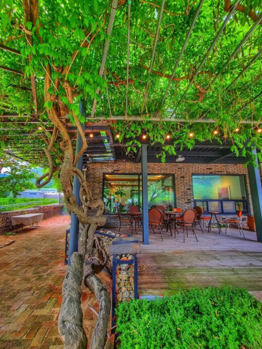 The Best Guide to Great Cafes in Gachang-garden patio