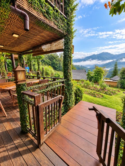 Baan Mon Muan Hotel, climbing vines
