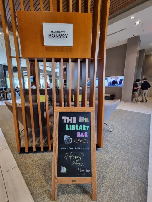 Nashville Springhill Suites Library Bar