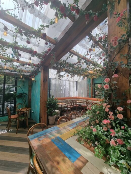 Pink roses at Mamma Mia in Seoul