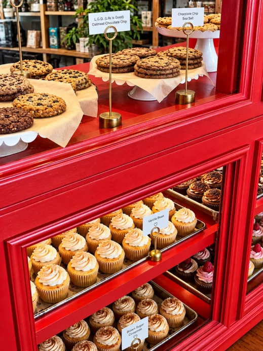 SWEETART BAKESHOP, St. Louis, Red Display Case
