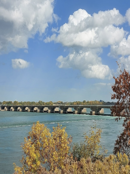 The-Peace-Bridge-NY-to-Canada