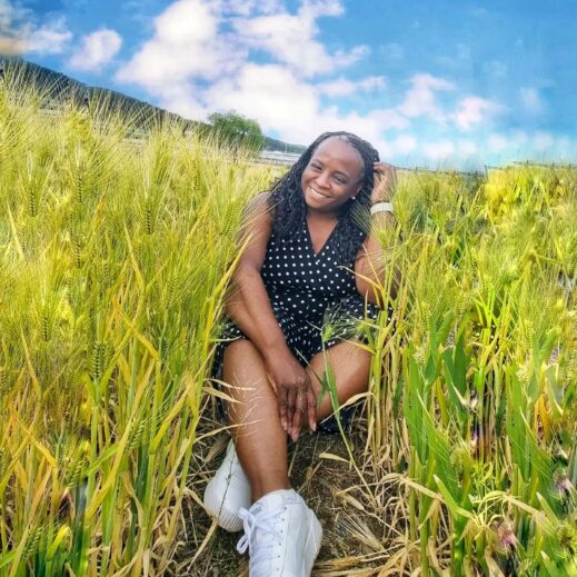 Stacey-in-the-barley-fields-in-Hajungdo-Island-in-the-Geumho-River