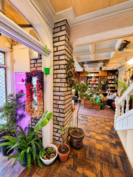 VERS, Seoul, Plant-Filled Cafe Library