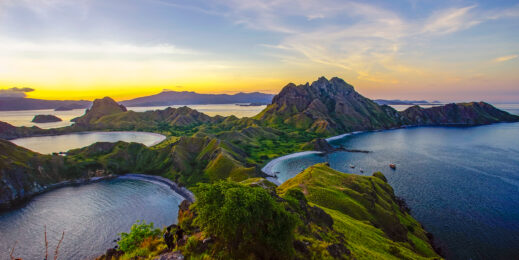 Panoramic,View,Of,Majestic,Padar,Island,During,Magnificent,Sunset