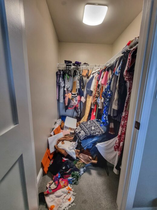 give me 10 titles for the following: -Decluttering clothes
