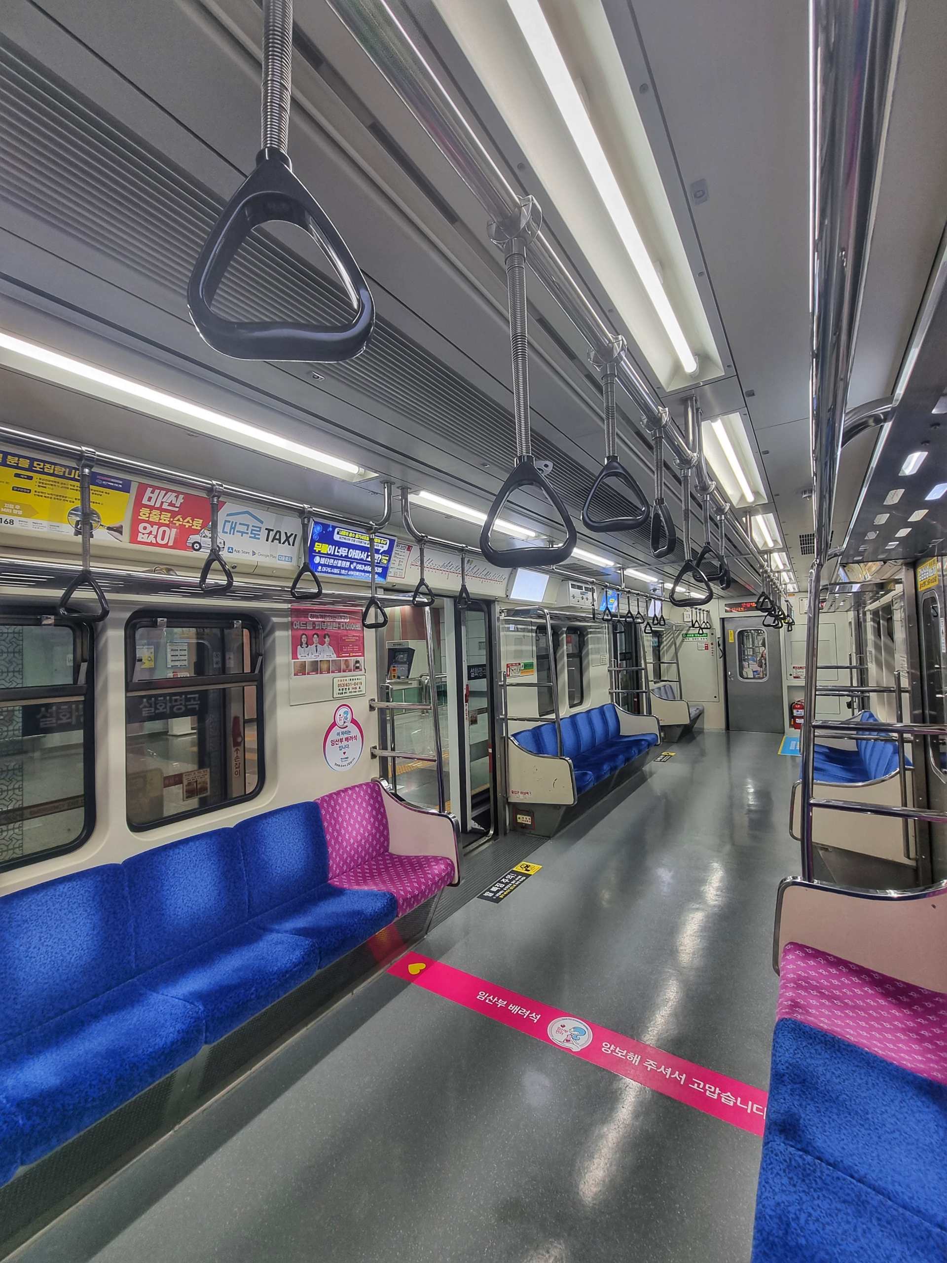 Inside metro train cabin, Red Line metro daegu
