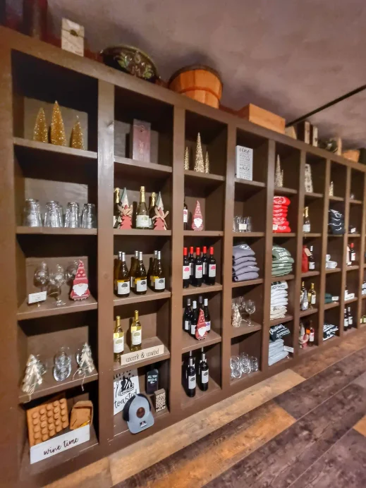 Old Oak Winery, Wine storage