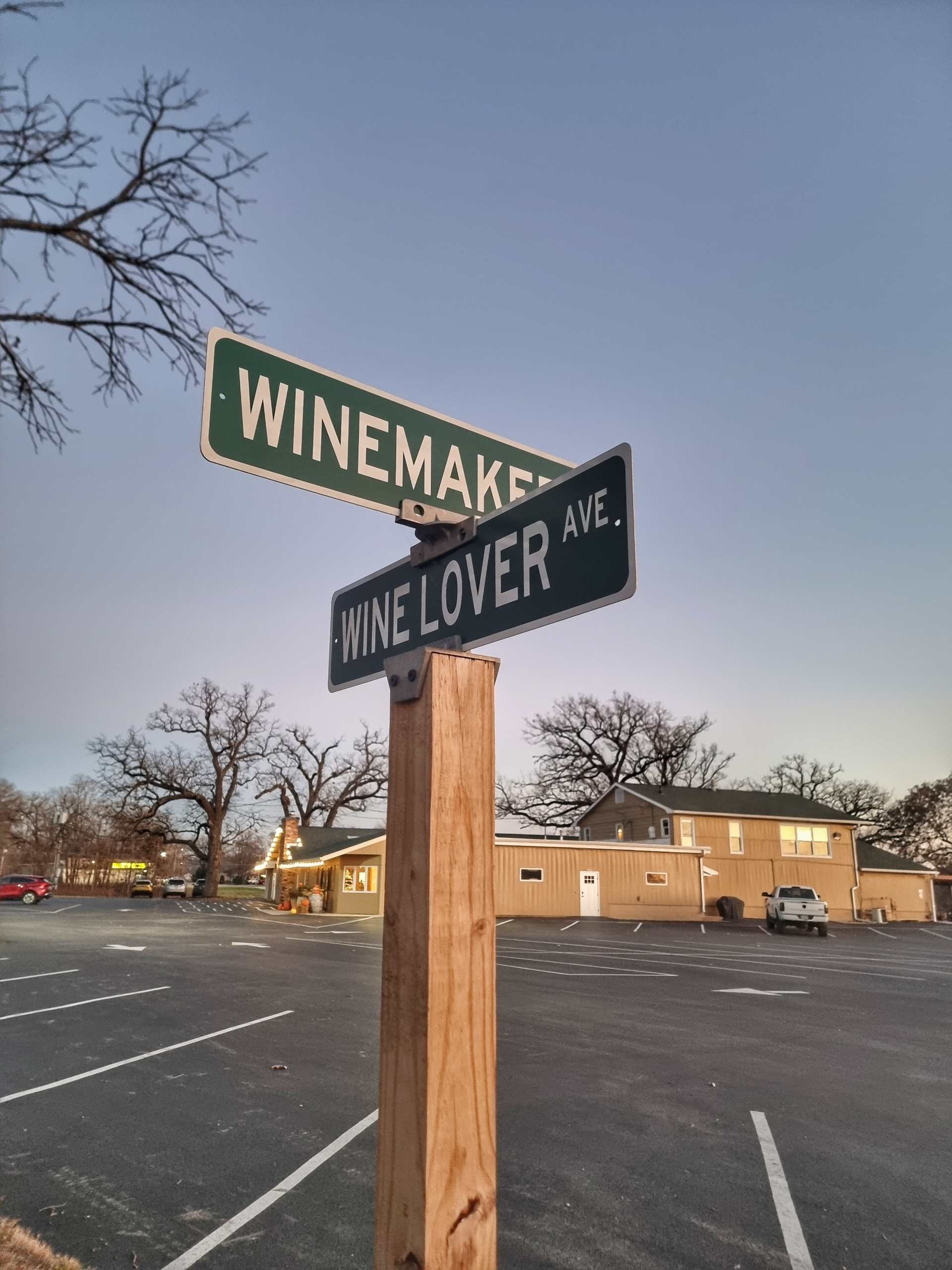 Winelover lane at Old Oaks Winery- featured image