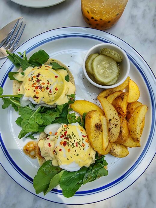 Busan-cafe-eggs-benedict-1