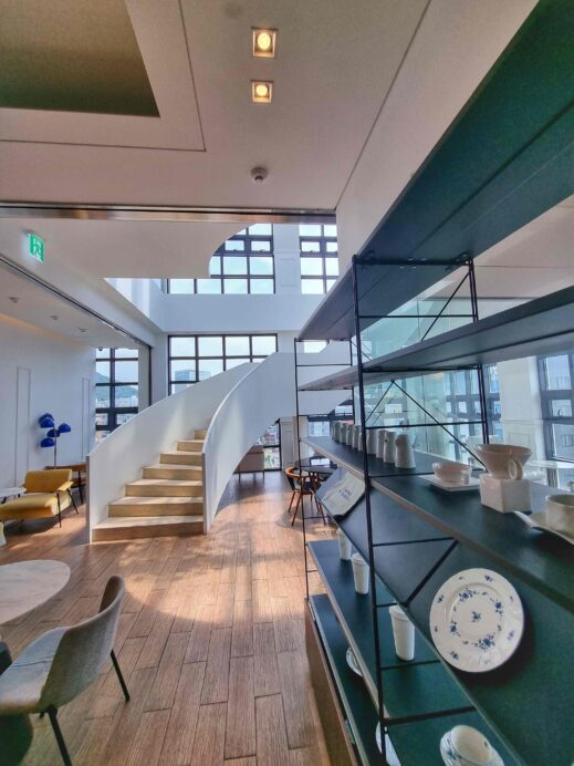 Busan-cafe-lower-level-1