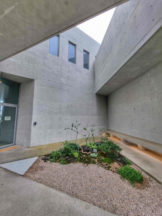 Greetvi-Courtyard