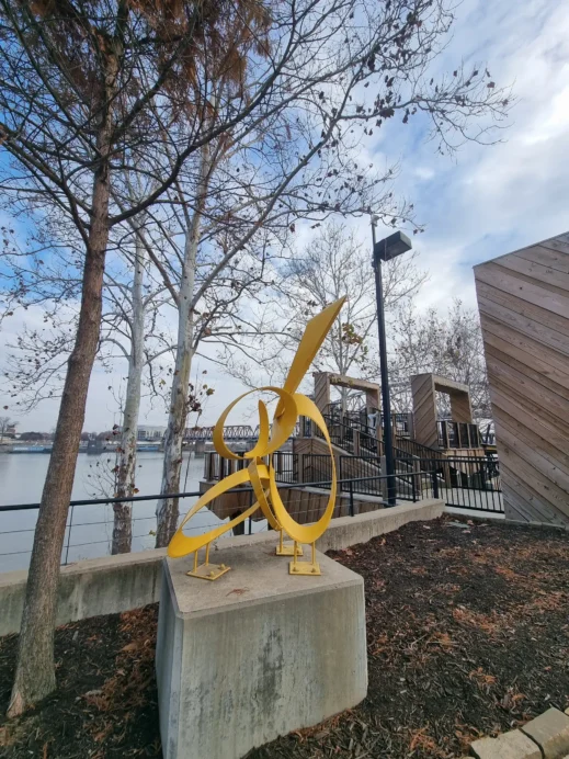 Little Rock, Arkansas, Love is Life, yellow statue