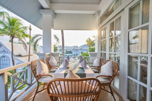MyBanLao balcony