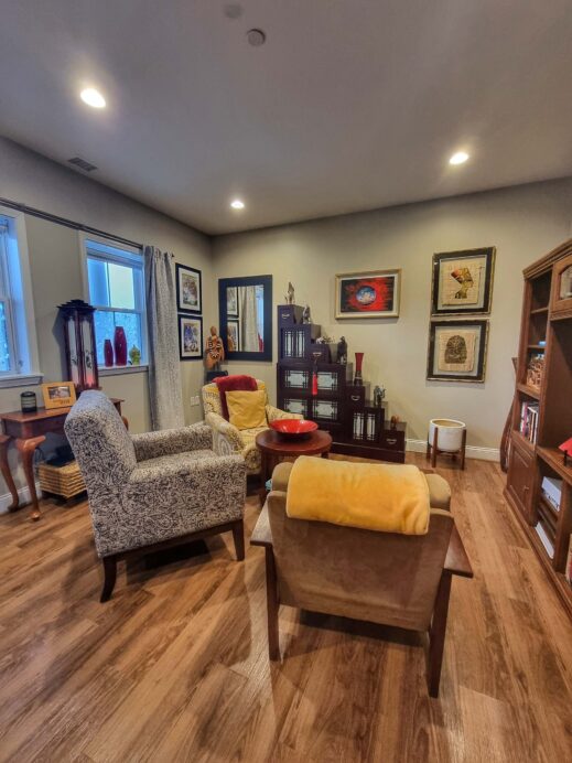 Side view livingroom