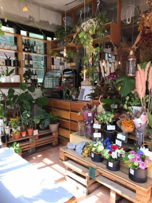 garden at VERS cafe in Seoul