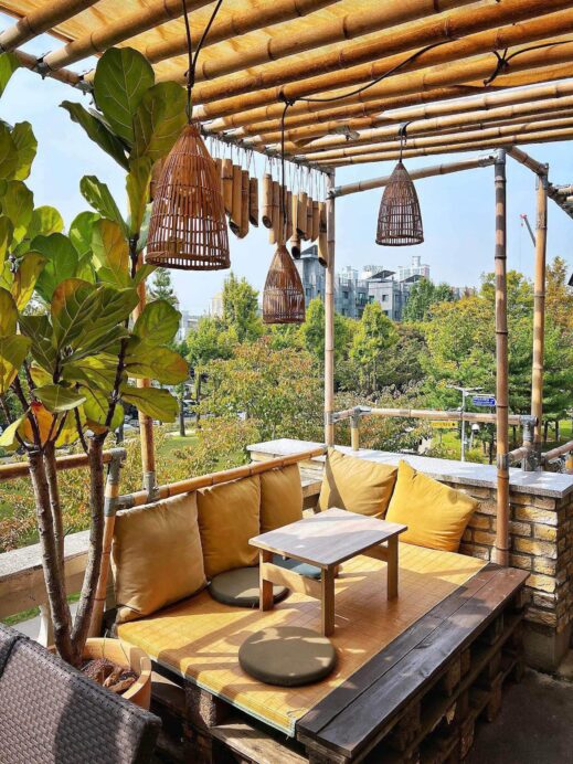 second floor balcony seating vers cafe seoul