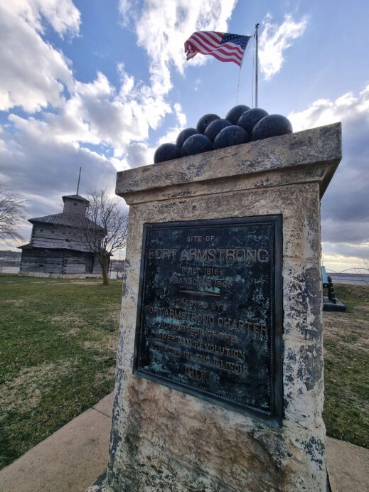 Fort-Armstrong-marker