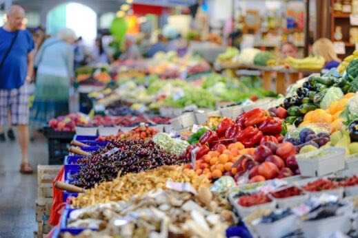 fresh fruit farmers market