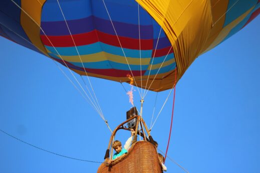 hot-air-balloon-rising