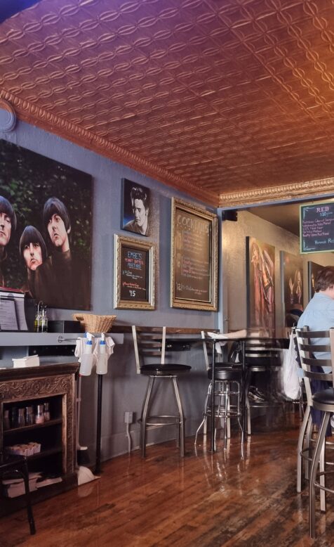 Embe Eatery & Lounge inside