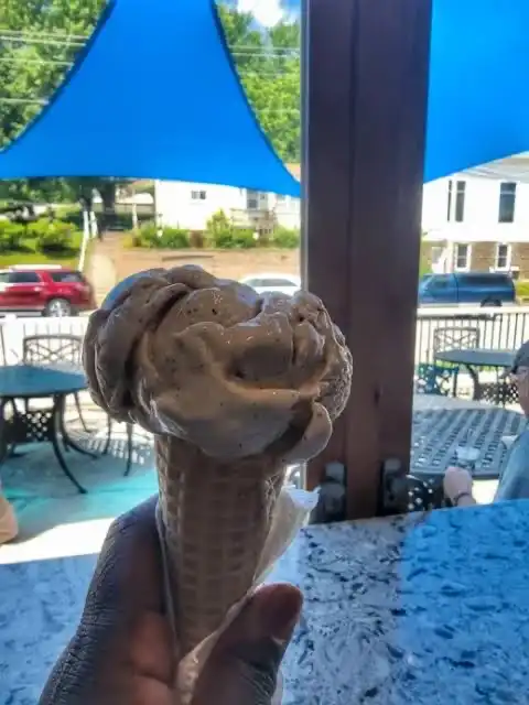 LeClaire ice cream cone
