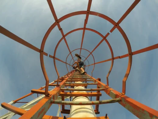 risky selfie metal structure