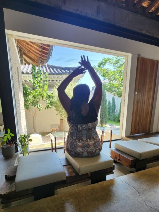 Stacey, pose cafe in Gyengju