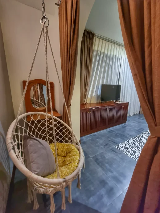 Boutique G Resort, bedroom swing