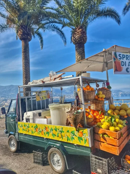 Coastal fruit truck with view