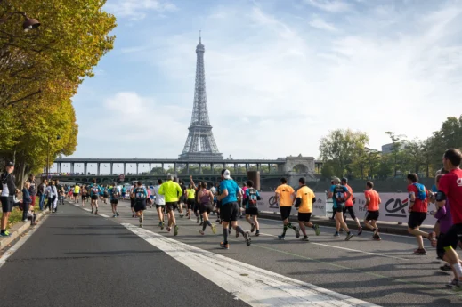 paris marathon eiffel tower view