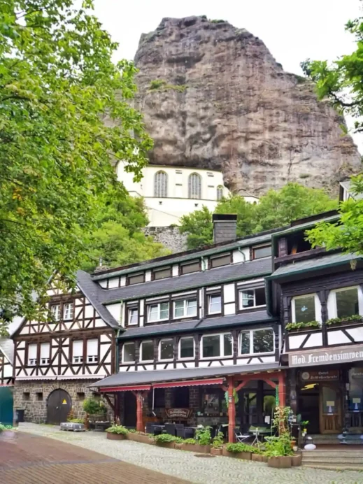 FAacthouses against the mountain Idar Oberstein copy