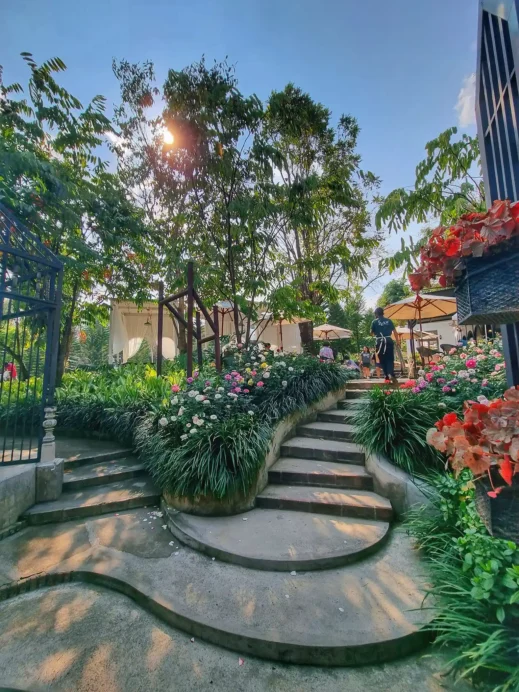 flowers walkway Fleur Cafe in Chiang Mai