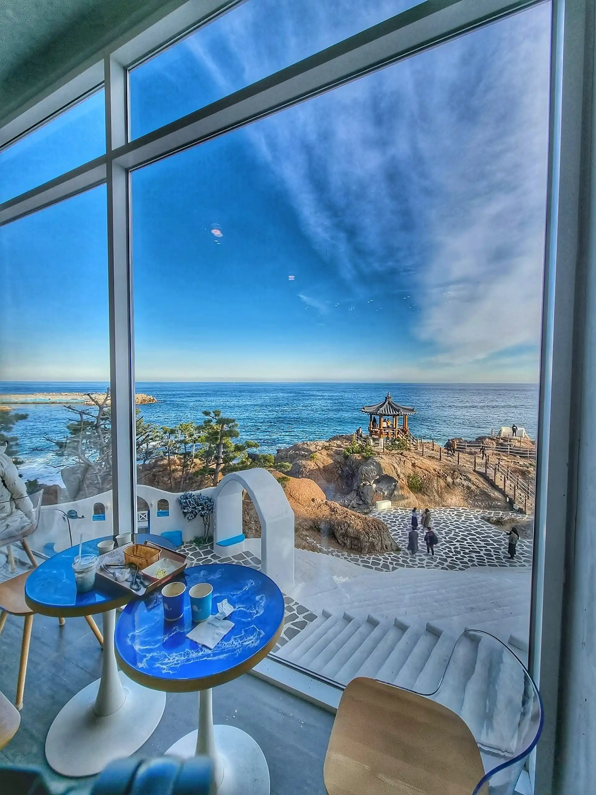 Loveblanc Cafe, window view, gazebo, sea