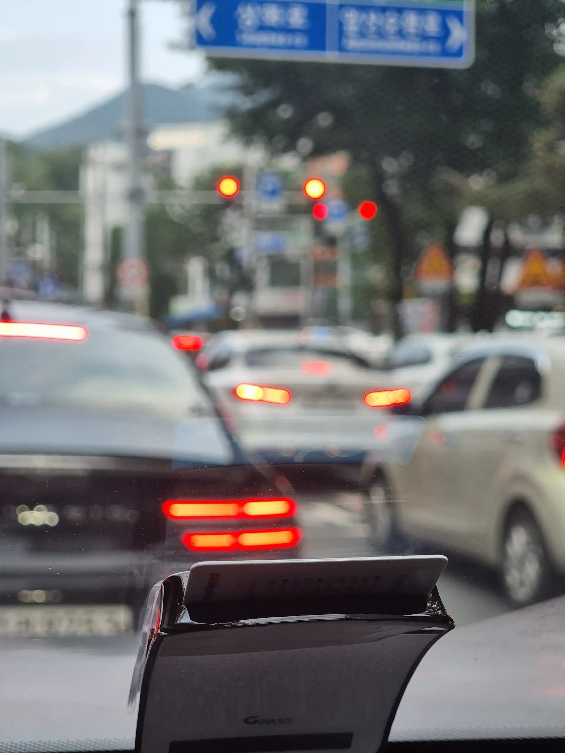 hi-pass device in the windshield