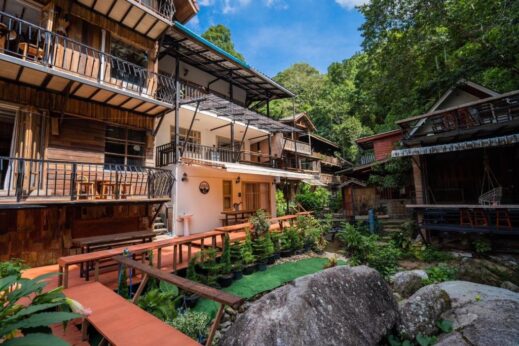 Trip to Mae Kampong-Chaiyapol Homestay exterior