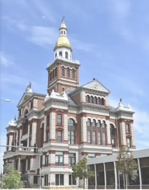 Courthouse in Dubuque Iowa, prettiest towns in Iowa