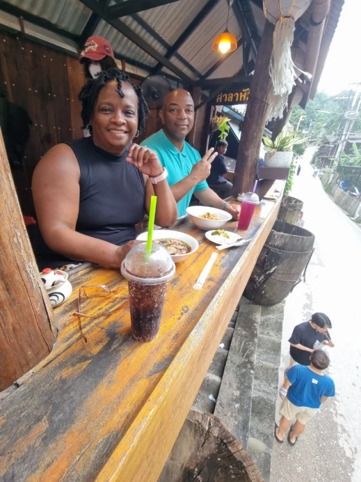 Soi Gloijai, Steven, Stacey, ledge